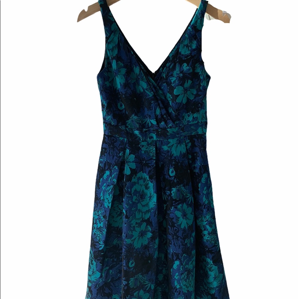 Carmen Marco Valvo A-Line V-Neck Dress sz 2